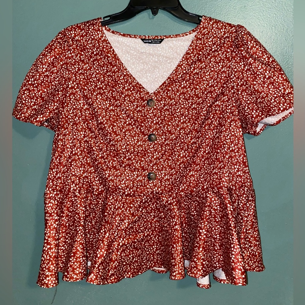 size large patterned top